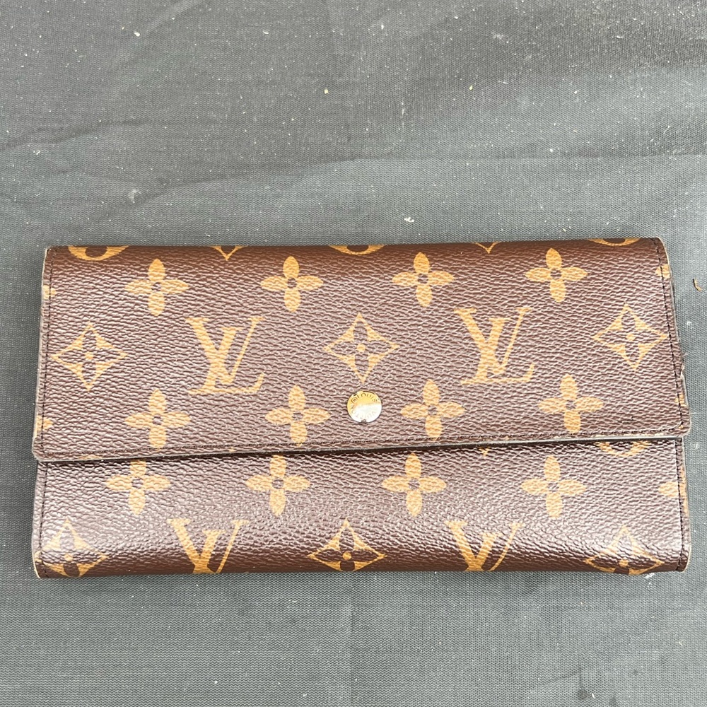 Louis Vuitton Sarah Monogram Bifold Wallet